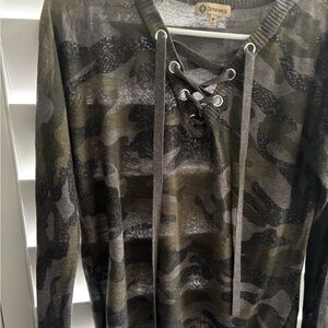 EUC Democracy top in camouflage